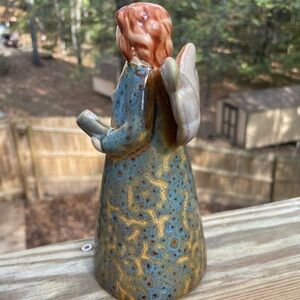 Angle figurine. Ceramic. Adorable. Great Color 7”